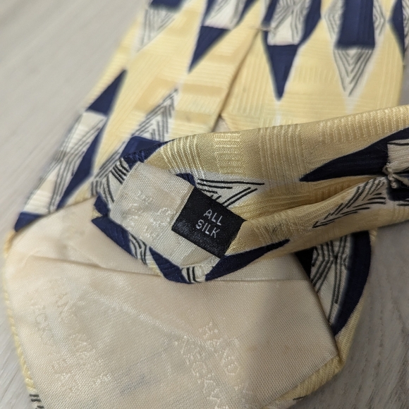 Tom James silk tie yellow and navy blue pattern - Picture 4 of 4